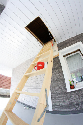 Чердачная лестница Деке Премиум в интерьере фото 3